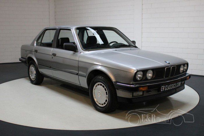 BMW 320i in vendita