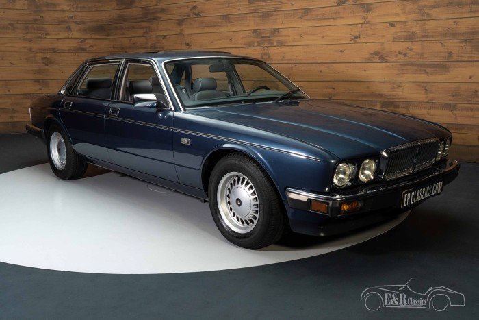 Jaguar Predám XJ40 Daimler