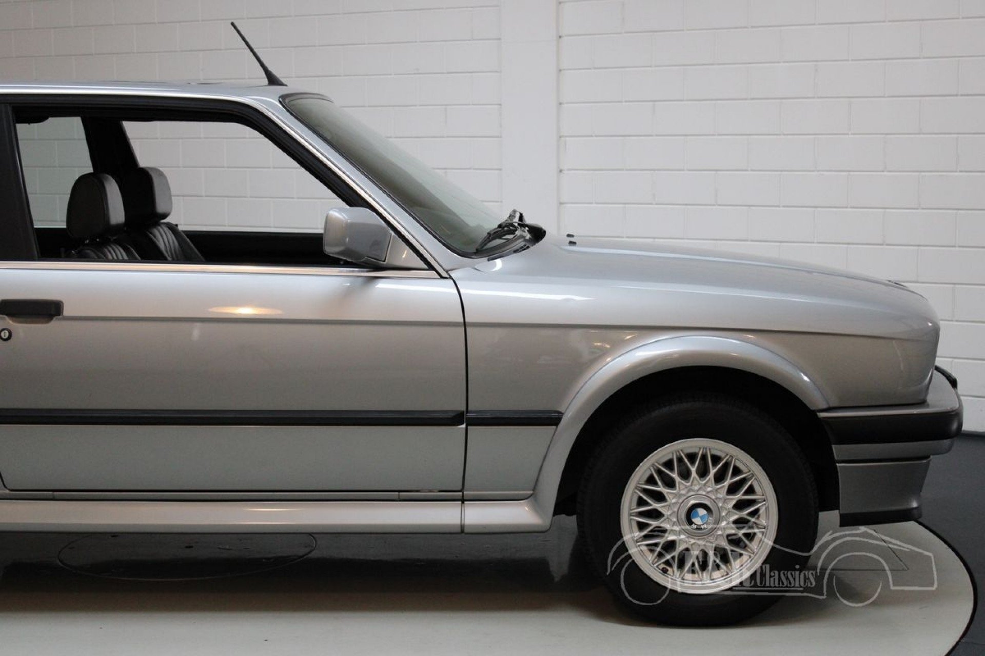 BMW 325 IX 1988、ERclassicsで販売