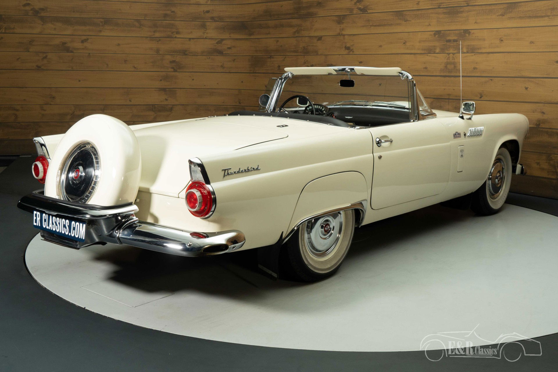 1/18 フォード サンダーバード オープンクーペ レッド 1956 Ford
