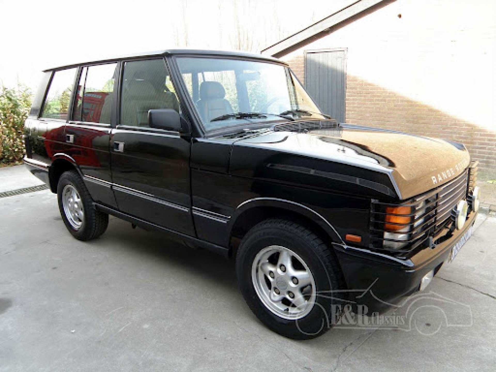 Land Rover Classic Cars | Land Rover oldtimers for sale at E & R Classic  Cars!